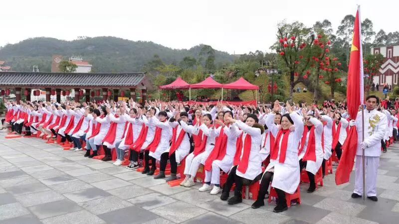 乳源瑤族自治縣劇團(tuán)，傳承與創(chuàng)新并行，瑤族文化魅力展現(xiàn)舞臺(tái)